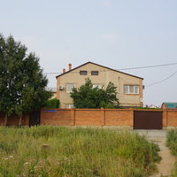 На улице Елшанской.