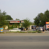 На улице Азовской.