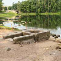 Дворцовый парк. Иорданский колодец.