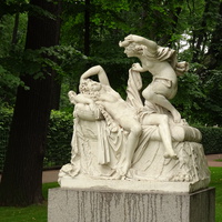 Летний сад. Скульптура "Амур и Психея".