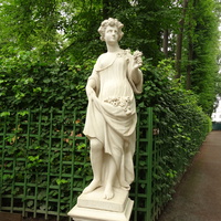 Летний сад. Скульптура "Флора".