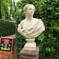 Летний сад. Скульптура "Юноша".