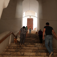 Свято-Троицкая церковь, лестница в верхний храм.