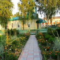 Храм состороны Парка в честь основателей села