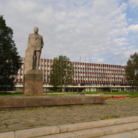 Памятник Куусинену