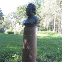 Памятник-бюст Г. Менделю