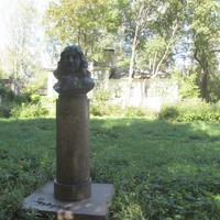 Памятник-бюст Р. Декарту