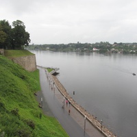 Променад по набережной Нарвы