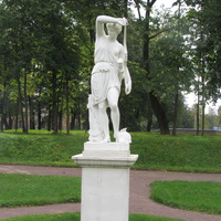 Скульптуры в парке Гатчинского дворца