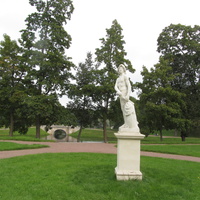 Скульптуры в парке Гатчинского дворца