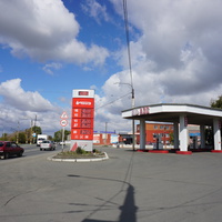 На улице Путейской.