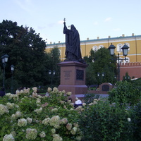 Москва - Памятник Патриарху Гермогену в Александровском саду