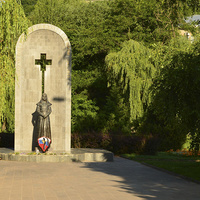 Памятник медикам - героям Великой Отечественной войны