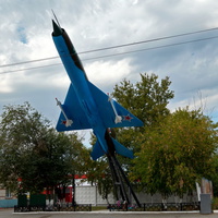 памятник-самолёт МИГ-21