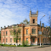 Перекресток улиц Крылова и Салтыкова-Щедрина.  Бывшая Аваевская богадельня (1880-е годы).