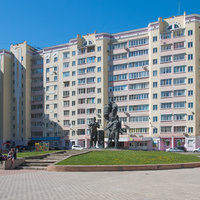 Памятник Договор Тысяч. Проспект Калинина.