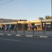 Торговые павильоны на улице Вернадского