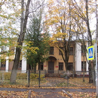 Здание городского военкомата на улице Киргетова 12