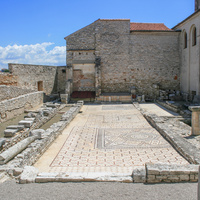 Пореч. Пре-Евфразиева базилика. (V век). Внутренний двор.