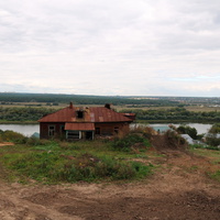 Старый дом, река Ока