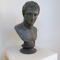 Павловский дворец. Скульптура Клаудио Марцеллия