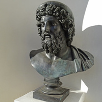 Павловский дворец. Скульптура Эскулапа