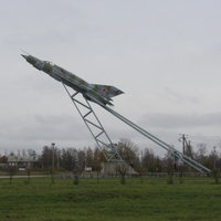 Памятник самолету МиГ-21