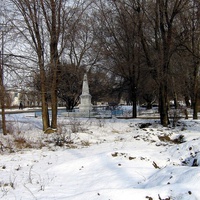 Вид на памятник героям Гражданской войны. 21.01.2006г.
