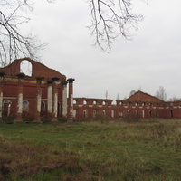Селищи, развалины Аракчеевских казарм