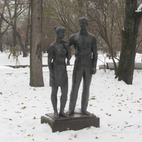 Скульптура - "Молодость" в Александровском парке