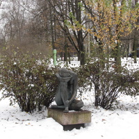 Скульптура - "Алёнушка" в Александровском парке
