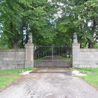 Тойла. Ору-парк. Ворота со скульптурами медведей 1939 год