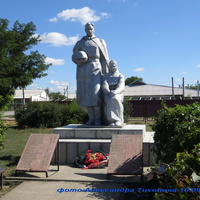 Памятник воинам ВОВ на братской могиле