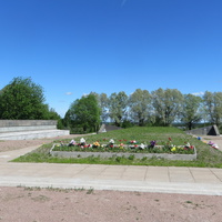 Гостилицкий мемориальный комплекс и братская могила