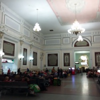 Зал ожидания в старом здании Курского вокзала