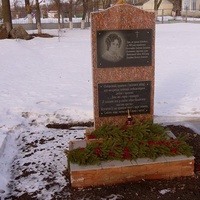 Памятний знак біля церкви -"Тут, на хуторі Лебедівка, у 1802 році народилася Олександра Іванівна Давидова(Потапова),дружина героя Вітчизняної війни 1812 року Давидова Василя Львовича".