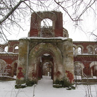 развалины усадебного дома Врангелей в Торосово