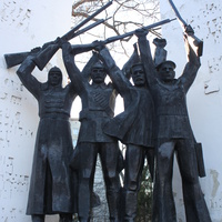 Памятник героям гражданской войны и вечный огонь