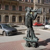 Скульптура на улице Правды.