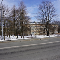 На улице Володарского.