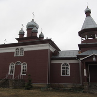 деревянная пятиглавая Церковь Петра и Павла начала XX века с колокольней