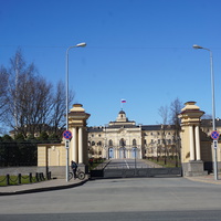 Константиновский дворец.