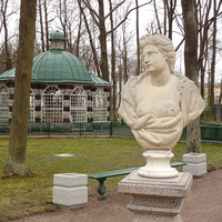 Скульптура в Нижнем парке