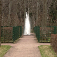 Фонтан в Нижнем парке