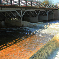 Плотина и мост через реку Большую Ижорку