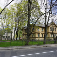 Боковая алея.