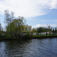 На реке Крестовка.