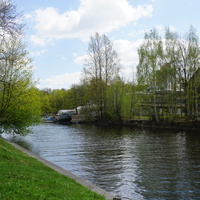 На реке Крестовка.