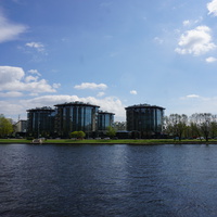 На реке Средняя Невка.