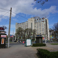 На улице Савушкина.